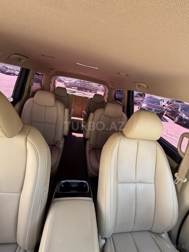 Kia Carnival-14