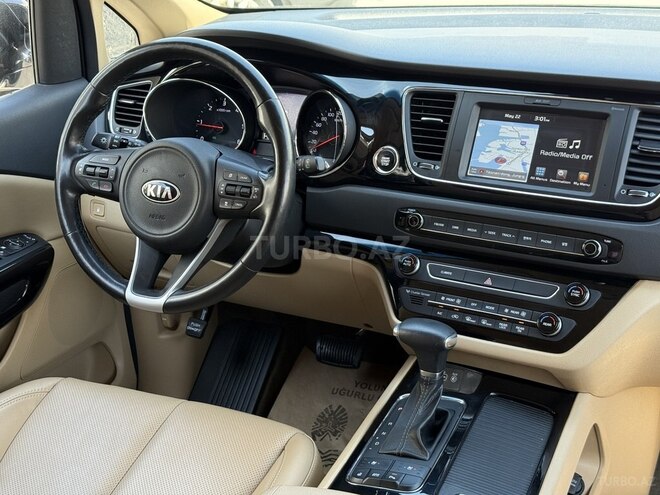 Kia Carnival-6
