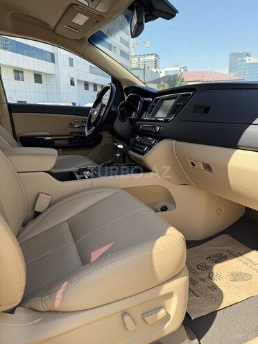 Kia Carnival-7