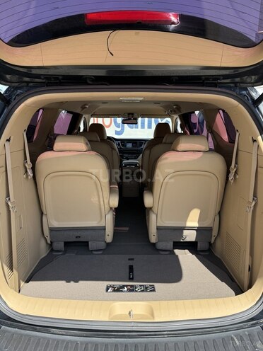 Kia Carnival-9