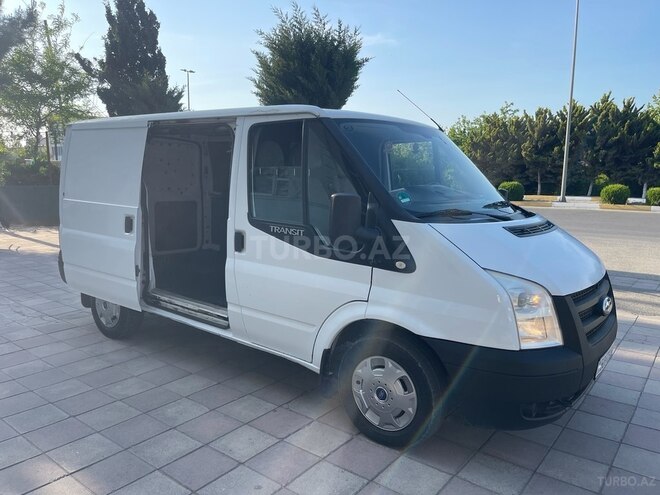 Ford Transit-3