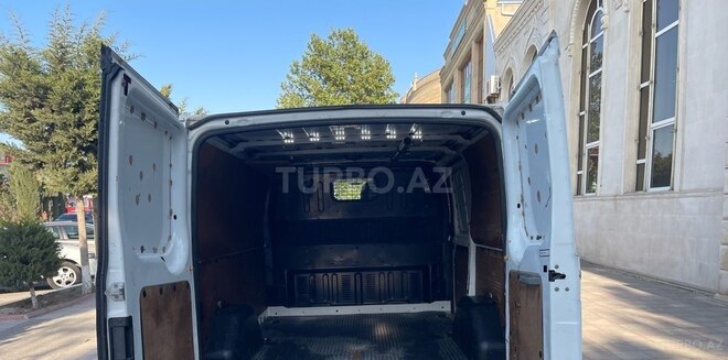 Ford Transit-9