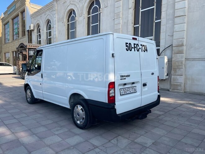 Ford Transit-5