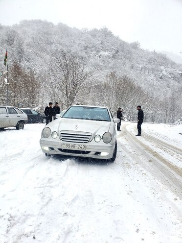 Mercedes E 200 1999, 882,805 km - 2.0 л - Bakı