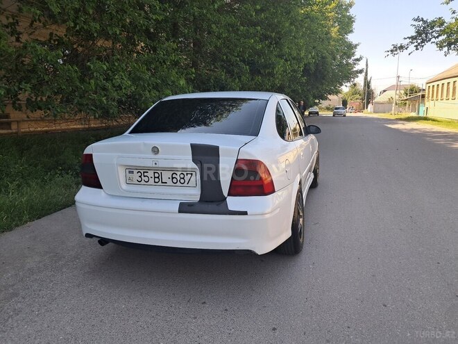 Opel Vectra 2000, 350,000 km - 1.8 l - Qazax