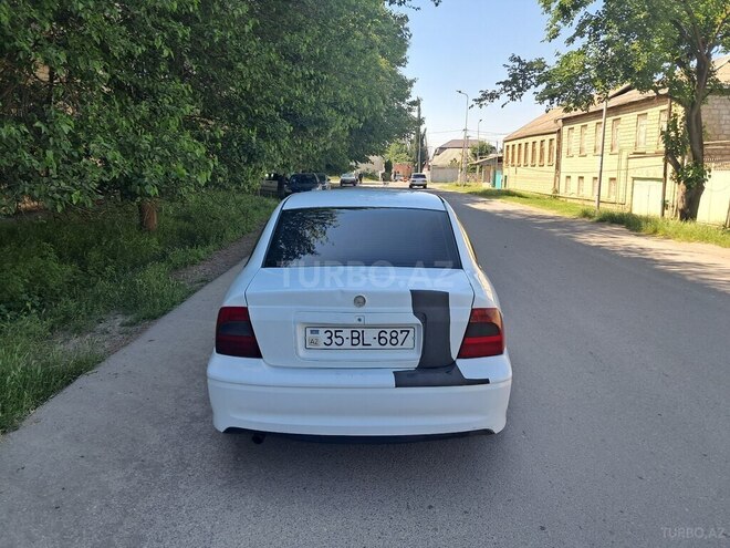 Opel Vectra 2000, 350,000 km - 1.8 l - Qazax