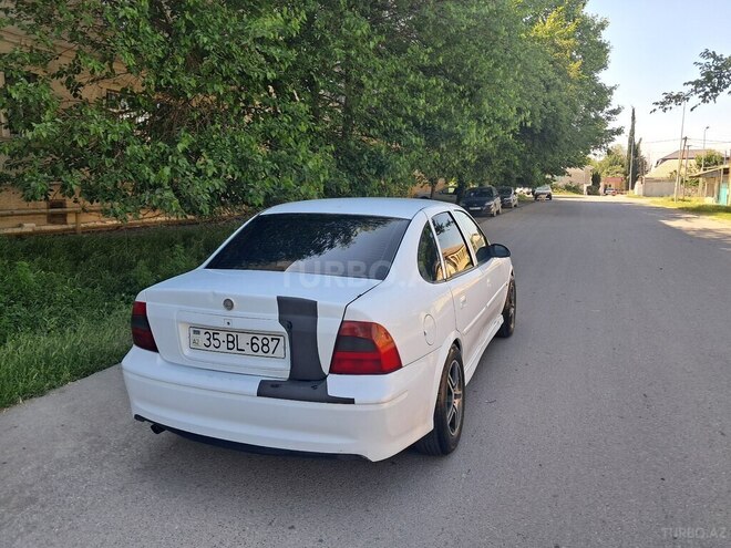 Opel Vectra 2000, 350,000 km - 1.8 l - Qazax