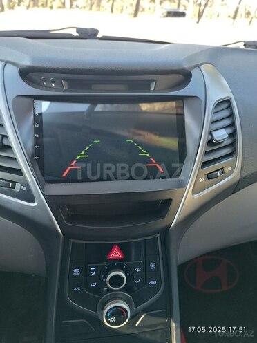 Hyundai Elantra-15