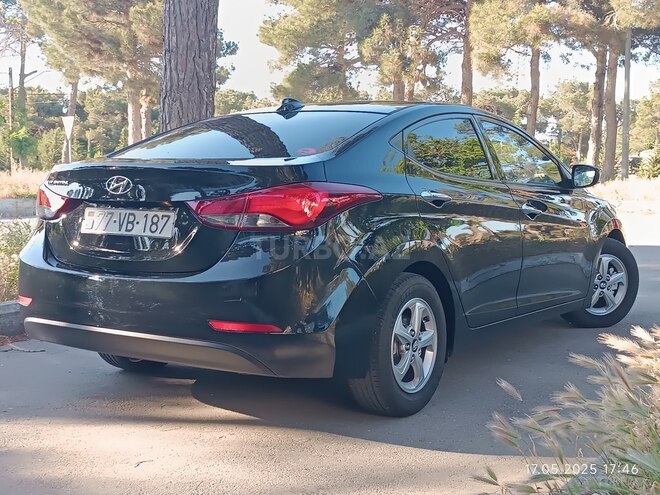 Hyundai Elantra-9