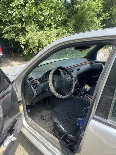 Mercedes E 300 d 1997, 845,455 km - 3.0 l - Mingəçevir