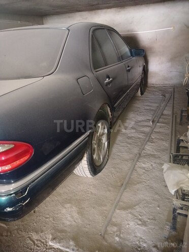 Mercedes E 230 1996, 141,741 km - 2.3 l - Bakı