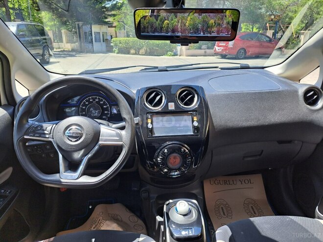 Nissan Note-9