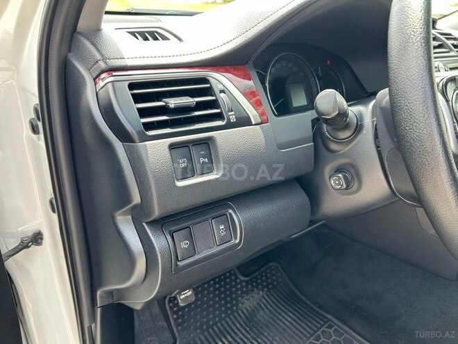 Toyota Camry-9