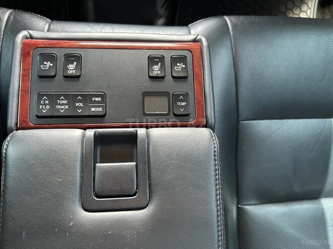 Toyota Camry-18
