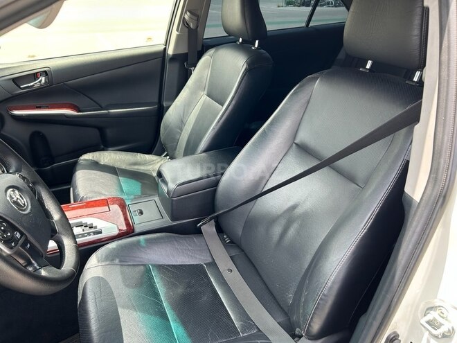 Toyota Camry-11