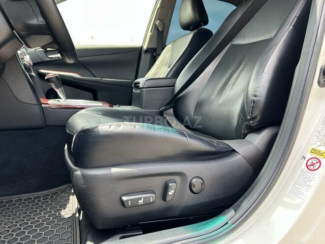 Toyota Camry-8