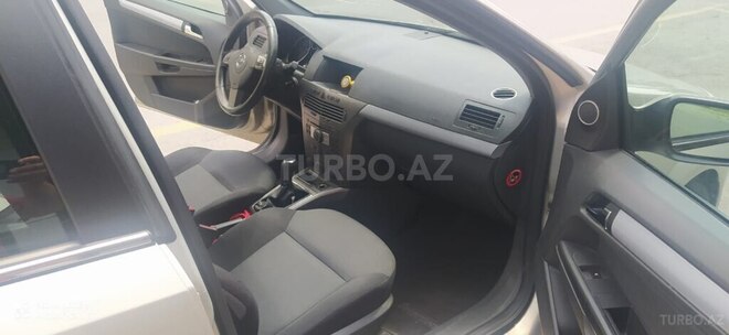 Opel Astra 2006, 350,000 km - 1.3 l - Şəki