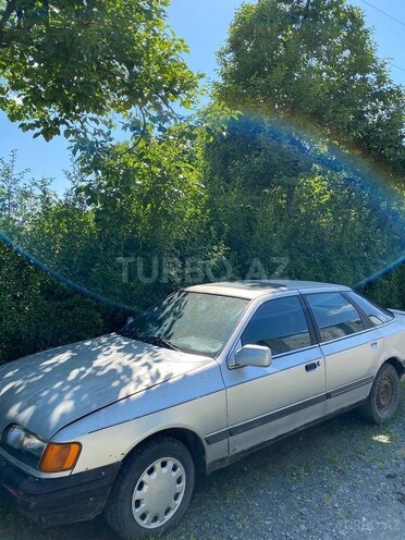 Ford  1986, 220,000 km - 2.0 l - Balakən