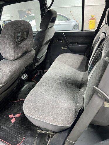 Mitsubishi Pajero 1995, 450,000 km - 2.8 l - Bakı