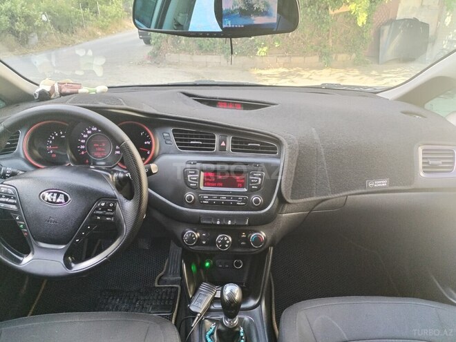 Kia  2012, 270,000 km - 1.4 l - Bakı