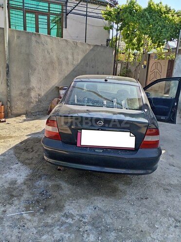 Opel Vectra 1996, 170,000 km - 1.8 l - Sumqayıt