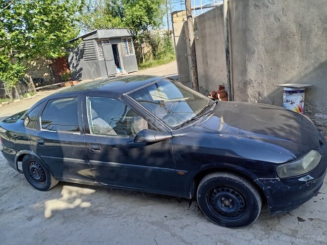 Opel Vectra 1996, 170,000 km - 1.8 l - Sumqayıt