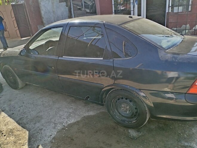 Opel Vectra 1996, 170,000 km - 1.8 l - Sumqayıt