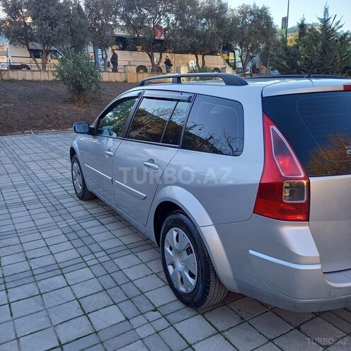 Renault Megane-6