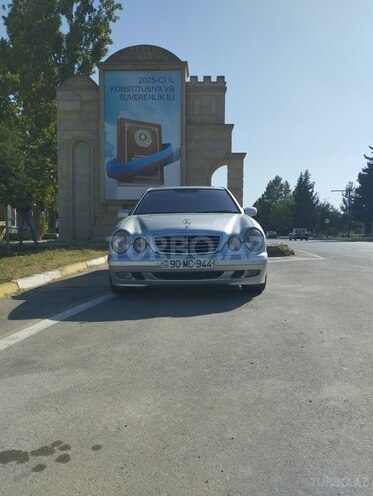 Mercedes E 240 2001, 349,647 km - 2.6 l - Beyləqan