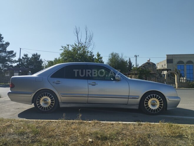 Mercedes E 240 2001, 349,647 km - 2.6 l - Beyləqan