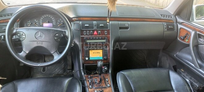 Mercedes E 240 2000, 379,011 km - 2.4 l - İsmayıllı
