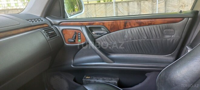 Mercedes E 240 2000, 379,011 km - 2.4 l - İsmayıllı