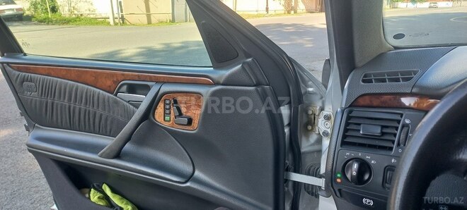 Mercedes E 240 2000, 379,011 km - 2.4 l - İsmayıllı
