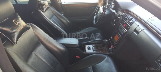 Mercedes E 240 2000, 379,011 km - 2.4 l - İsmayıllı