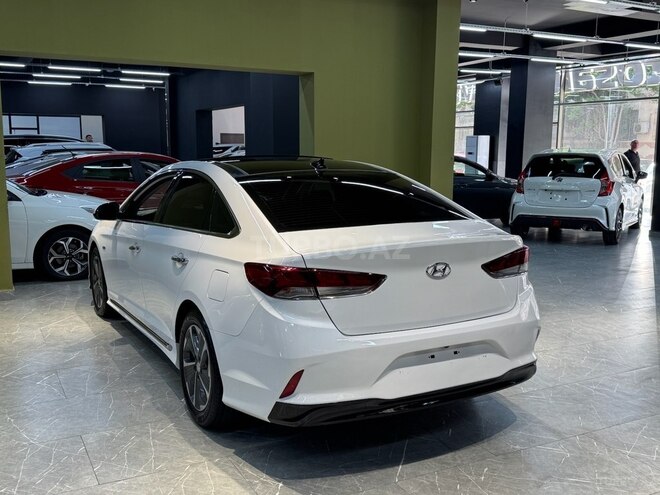 Hyundai Sonata-6