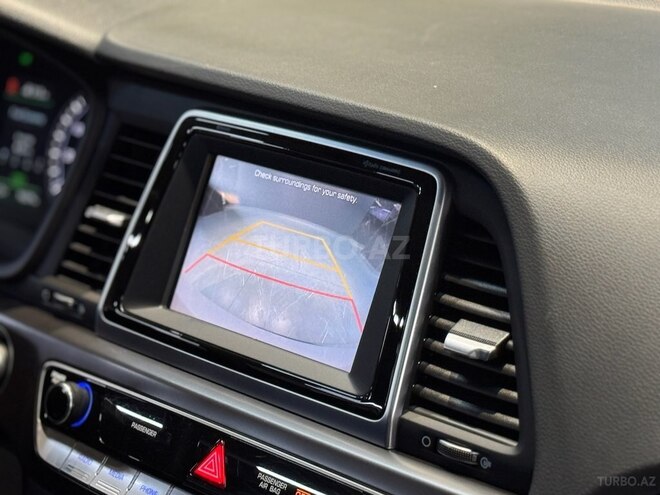 Hyundai Sonata-11