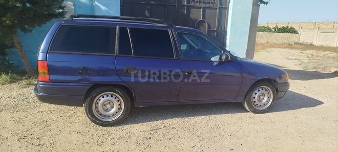 Opel Astra 1995, 48,000 km - 1.6 l - Sumqayıt