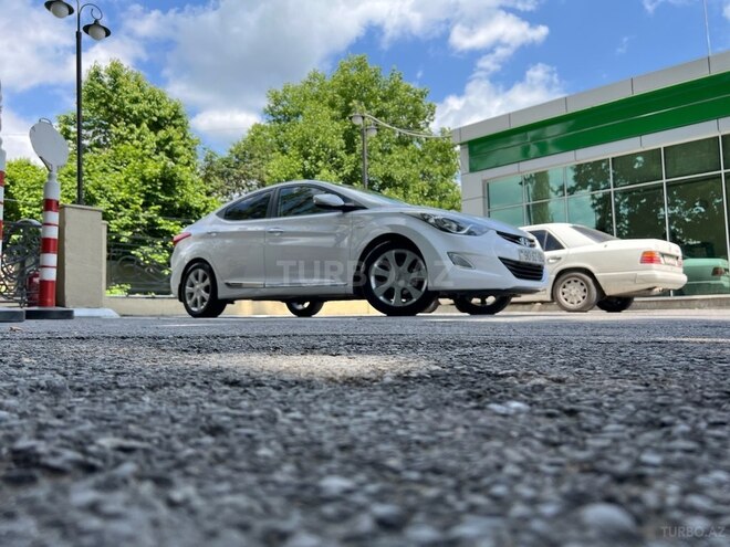 Hyundai Elantra 2013, 185,000 km - 1.6 l - İsmayıllı