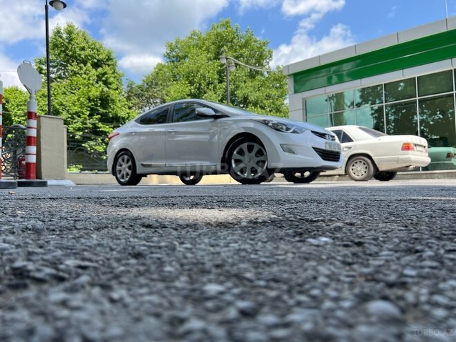 Hyundai Elantra 2013, 185,000 km - 1.6 l - İsmayıllı