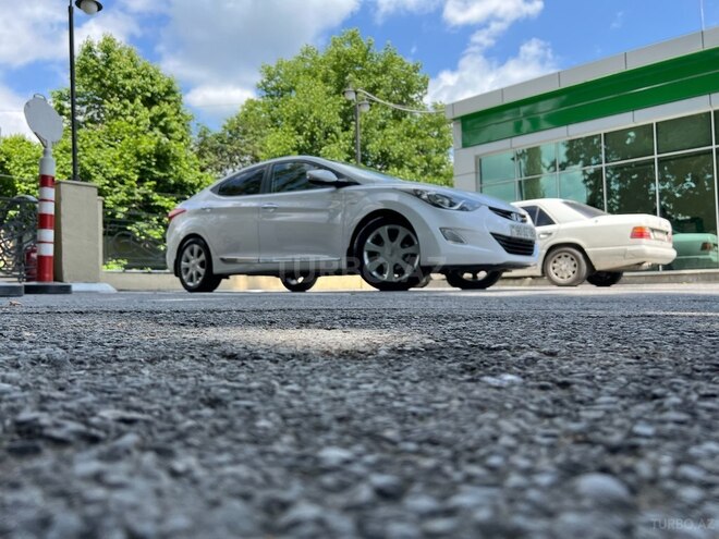 Hyundai Elantra 2013, 185,000 km - 1.6 l - İsmayıllı