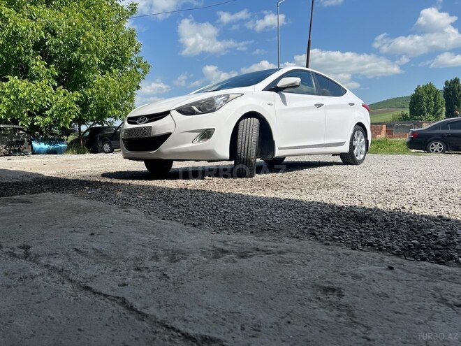 Hyundai Elantra 2013, 185,000 km - 1.6 l - İsmayıllı
