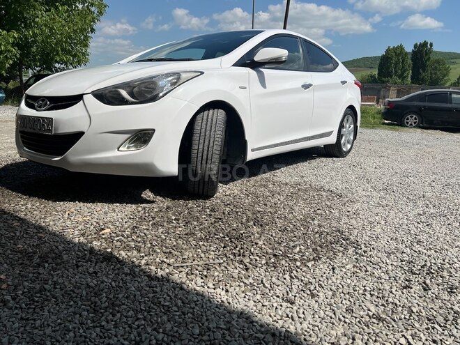 Hyundai Elantra 2013, 185,000 km - 1.6 l - İsmayıllı