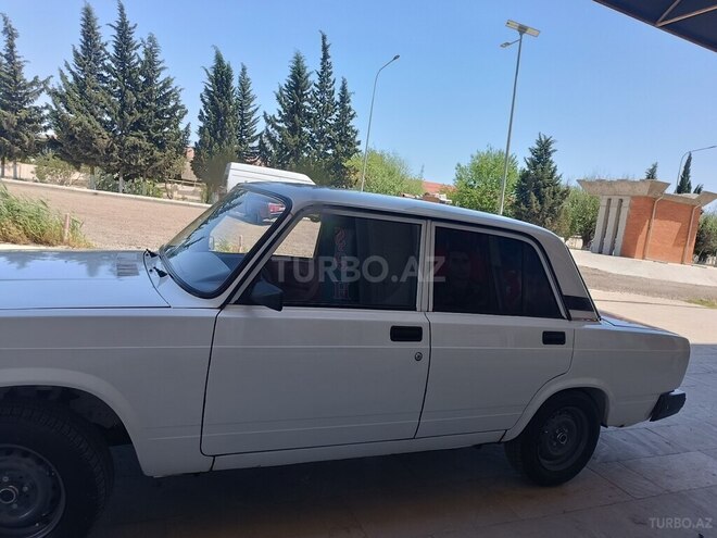 LADA (VAZ) 2107 2011, 85,000 km - 1.6 л - Salyan