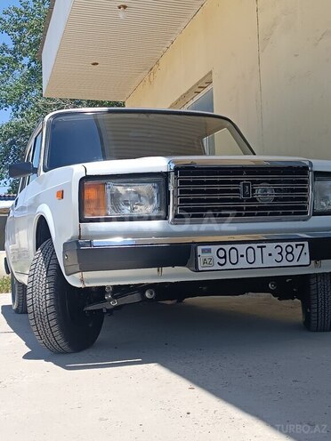 LADA (VAZ) 2107 2011, 85,000 km - 1.6 л - Salyan