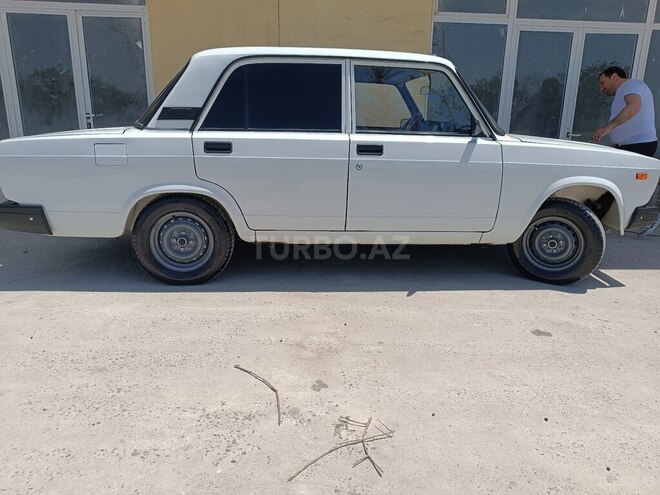 LADA (VAZ) 2107 2011, 85,000 km - 1.6 л - Salyan