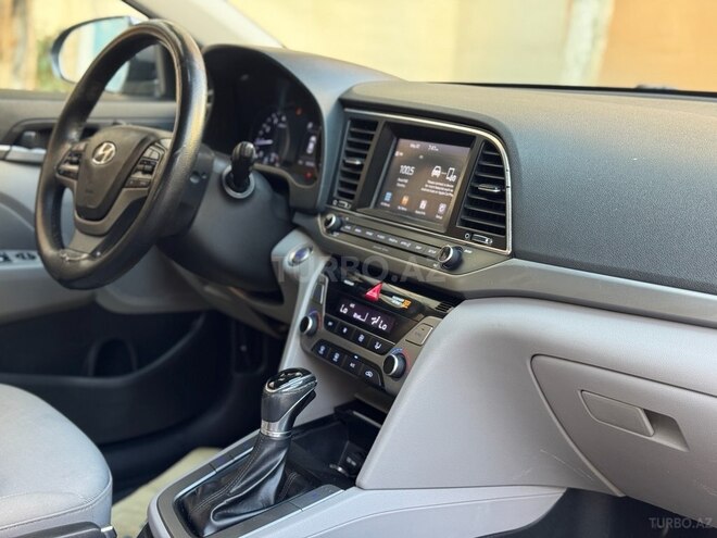 Hyundai Elantra 2018, 152,000 km - 2.0 л - Bakı