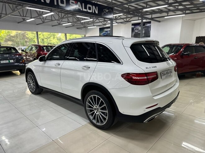 Mercedes GLC 300-7