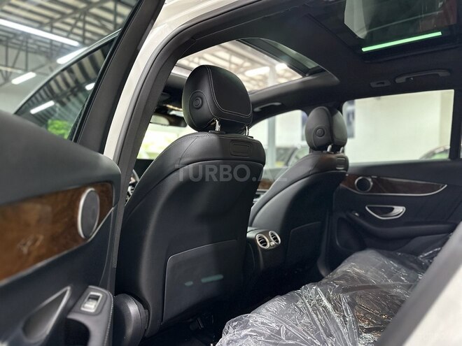 Mercedes GLC 300-13