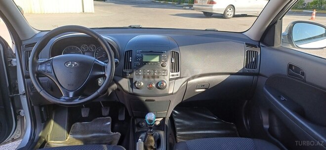 Hyundai i30 2009, 275,000 km - 1.4 l - Bakı