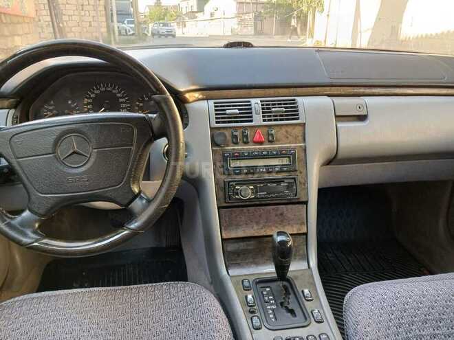 Mercedes E 260 1997, 222,000 km - 2.6 л - Bakı